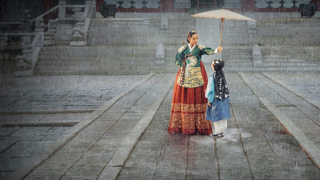 دانلود سریال Under the Queen’s Umbrella ( زیر چتر ملکه ) با زیرنویس فارسی چسبیده