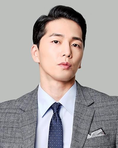 Lee Hyun-Jin