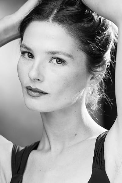 Stefanie Scott