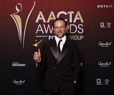 Daniel Henshall